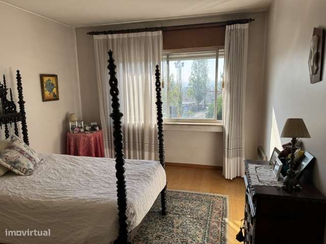 Apartamento T5 na Rua do Campo Alegre-34