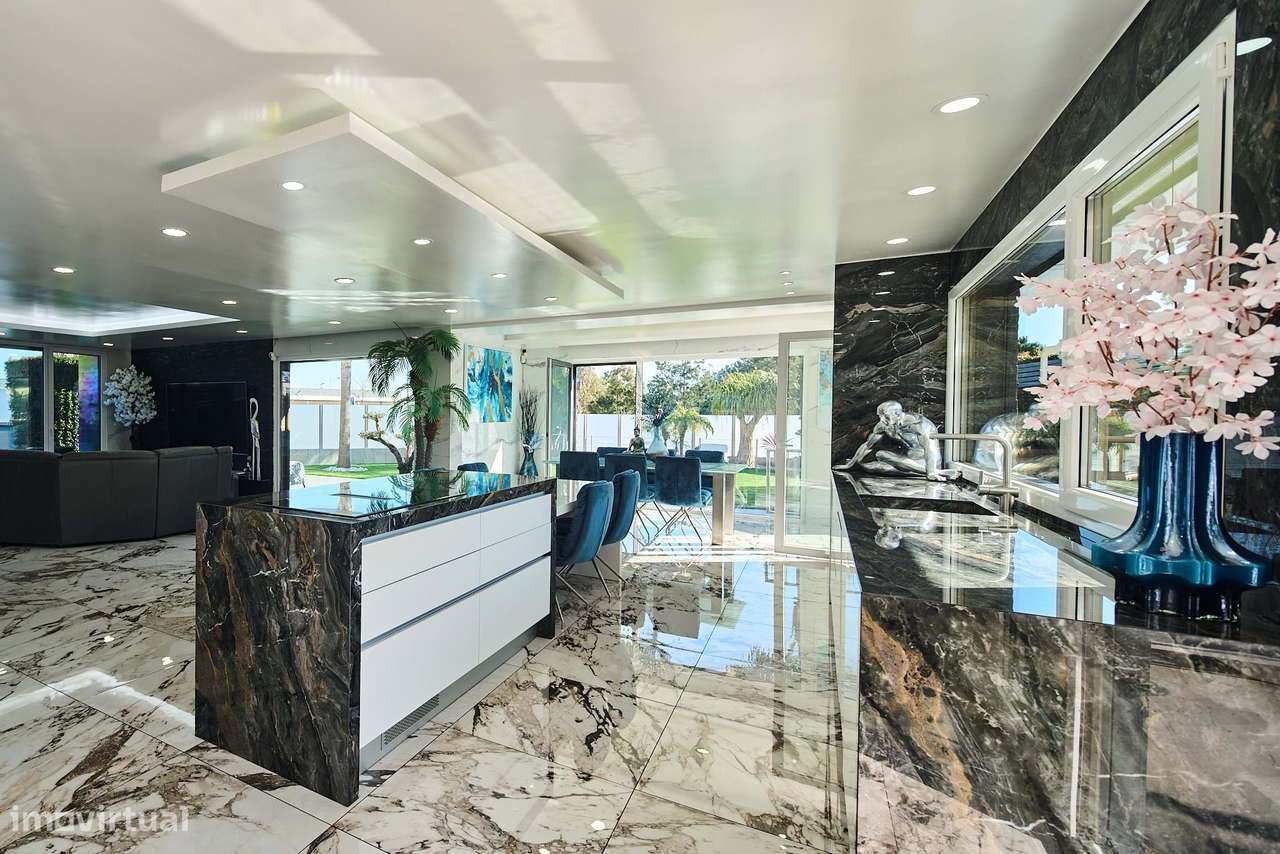 Moradia T4 com  piscina e jardim em zona privilegiada, Charneca da Cap-13