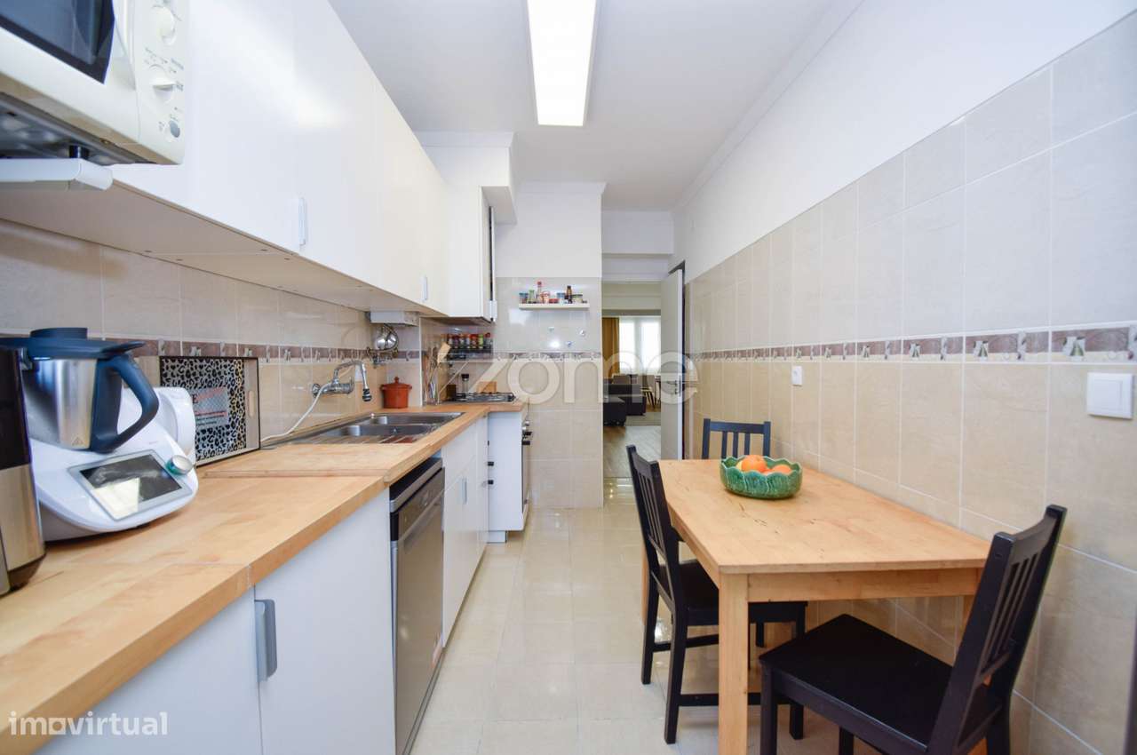 T3 remodelado em São Miguel das Encostas-0
