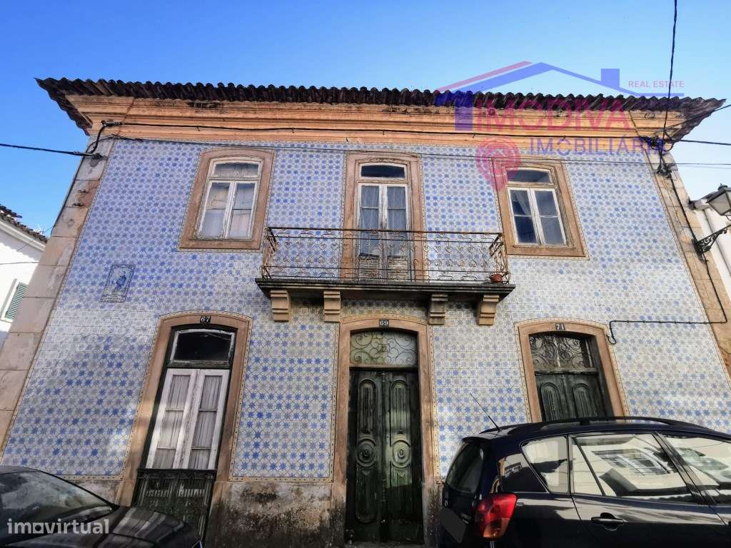 Edifício senhorial T4, no centro da vila de Figueiró dos Vinhos, ex... - Grande imagem: 4/27