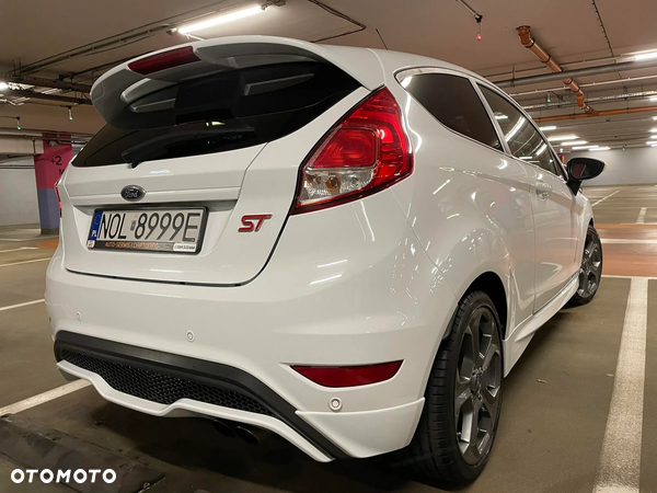 Ford Fiesta ST2 - 5