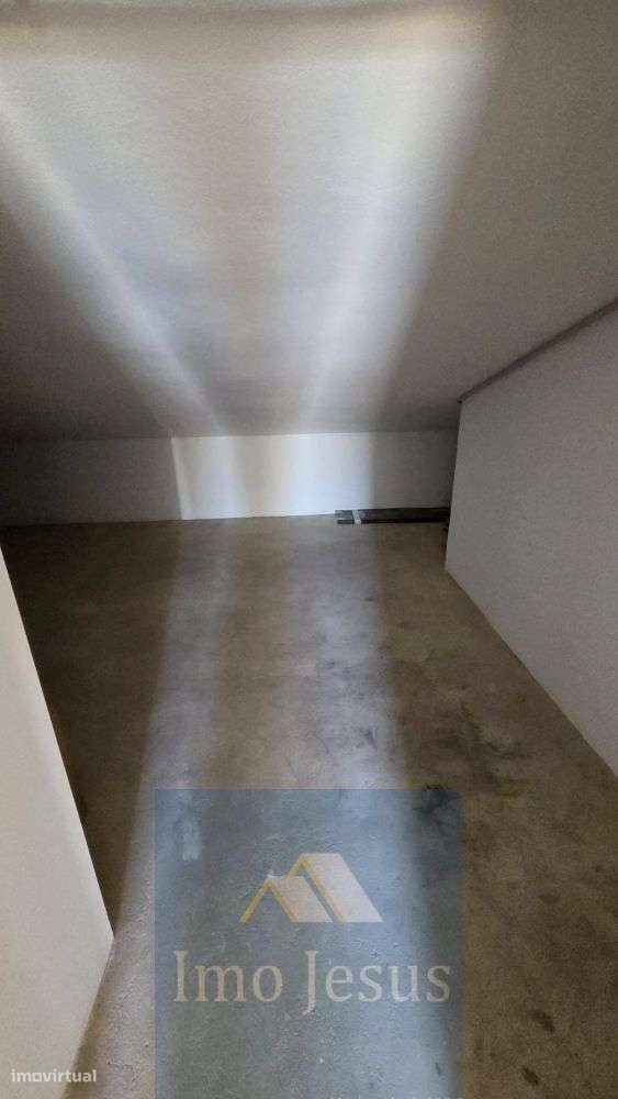 Moradia T3 centro Carvalhos-13