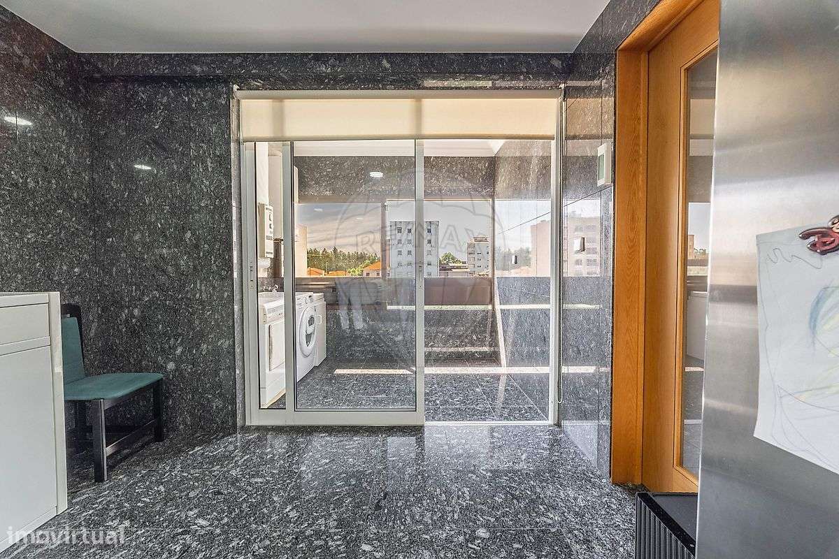 Apartamento T4 para venda-25