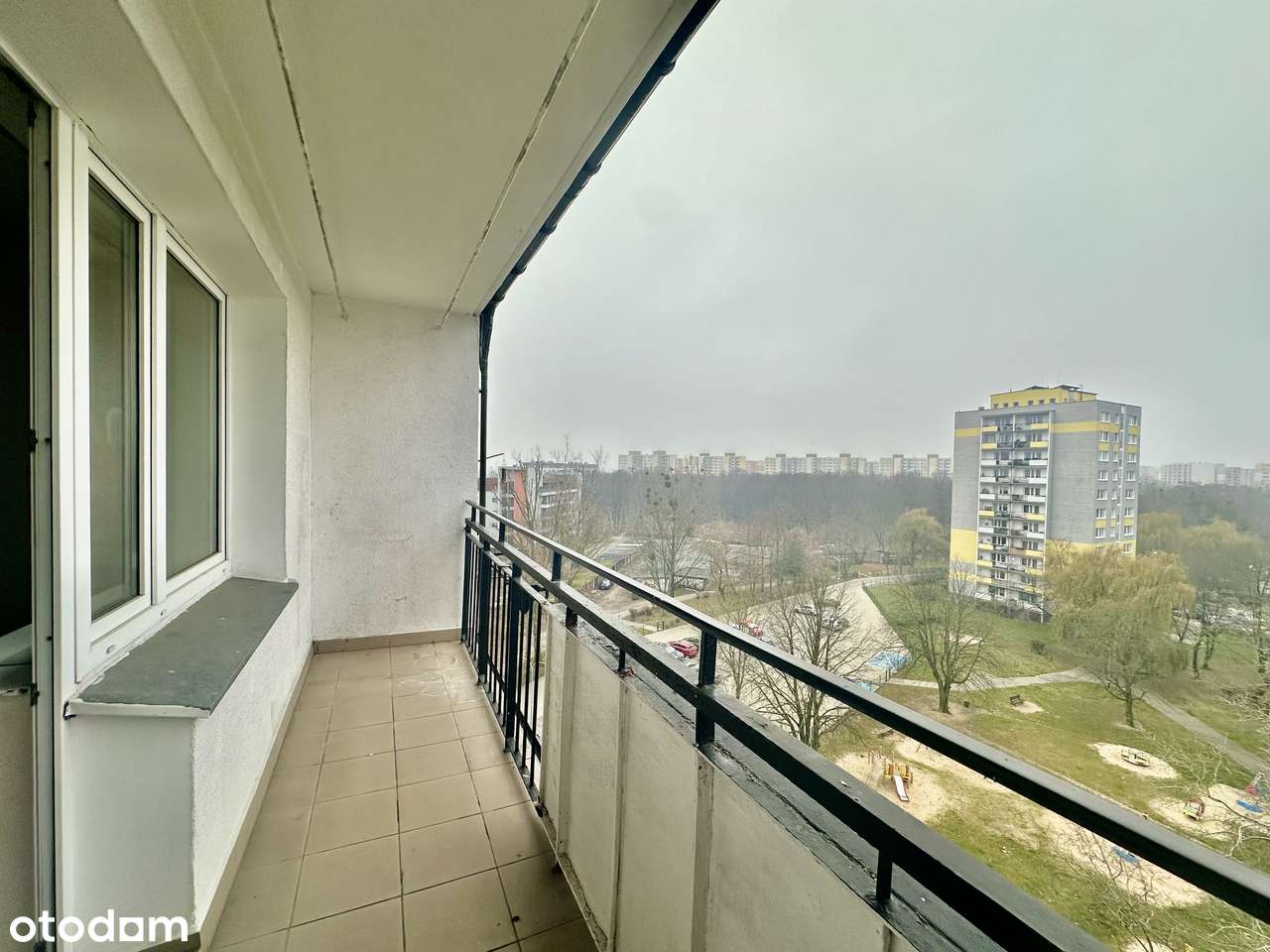 Mieszkanie 2-pokojowe z dodatkowym korytarzem i dużym balkonem – wolne-1