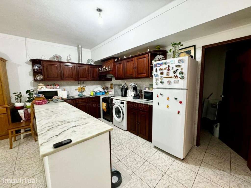 Apartamento T2 com ótimas áreas no centro de Figueiró dos Vinhos - Grande imagem: 2/8