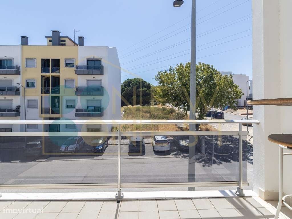 Apartamento T4 com Terraço, 3 varandas, 2 Parqueamentos e Arrecadaç...-44