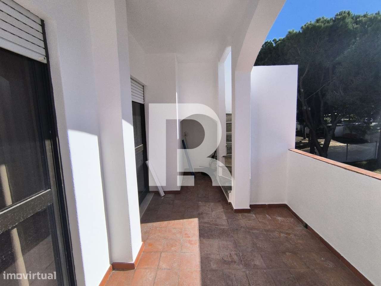 Apartamento T2 com Terraço em Albufeira-12