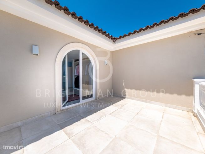 Moradia T4 + 1 com jardim e piscina, em Bicesse, Cascais-33