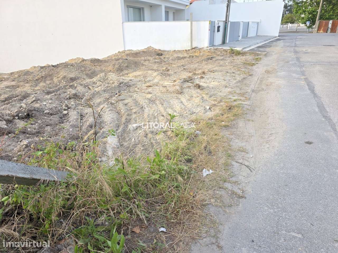 Terreno para Construção de Moradia - 907 m2 - Grande imagem: 2/19