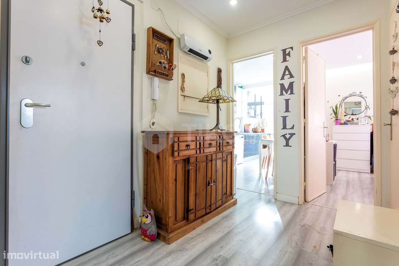 Excelente Apartamento T2 remodelado-1