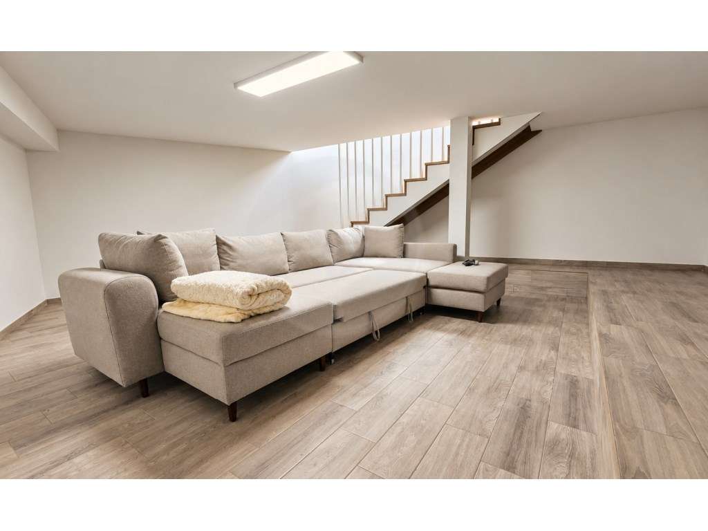 Moradia T2+1 Totalmente Remodelada em Árvore Vila do Conde-5