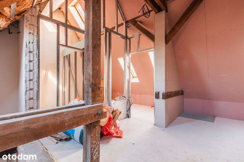 Dwupoziomowy apartament z własną przeszkloną wieżą-15