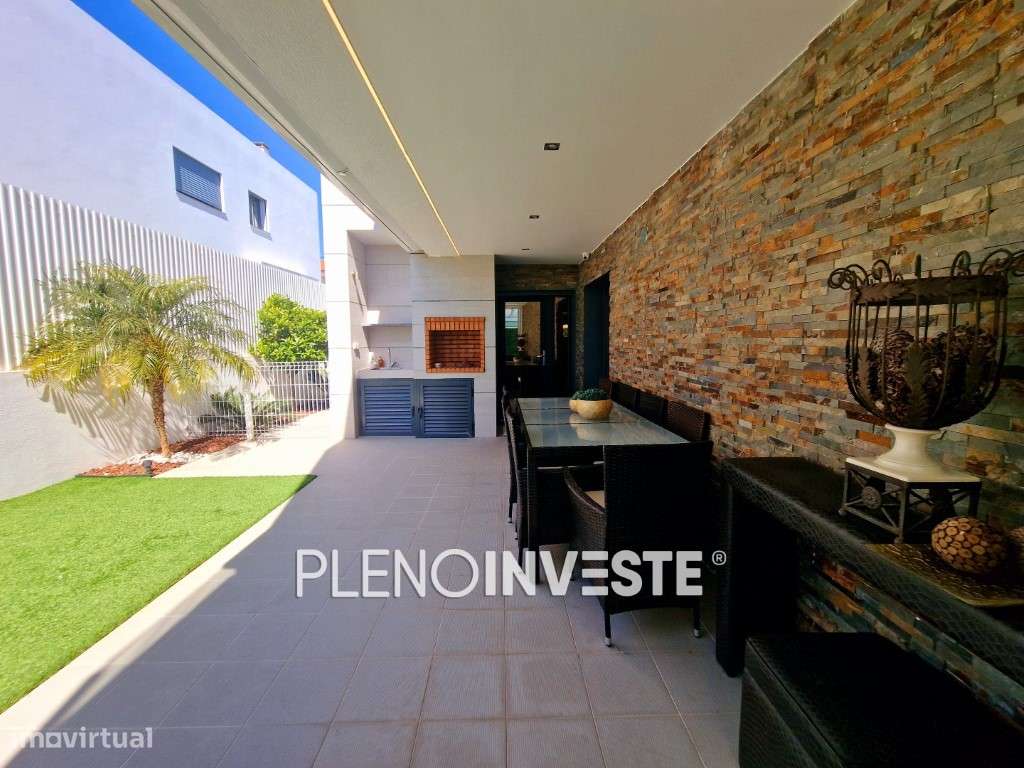 Moradia Isolada V3+2 com piscina na Quinta de Valadares-32