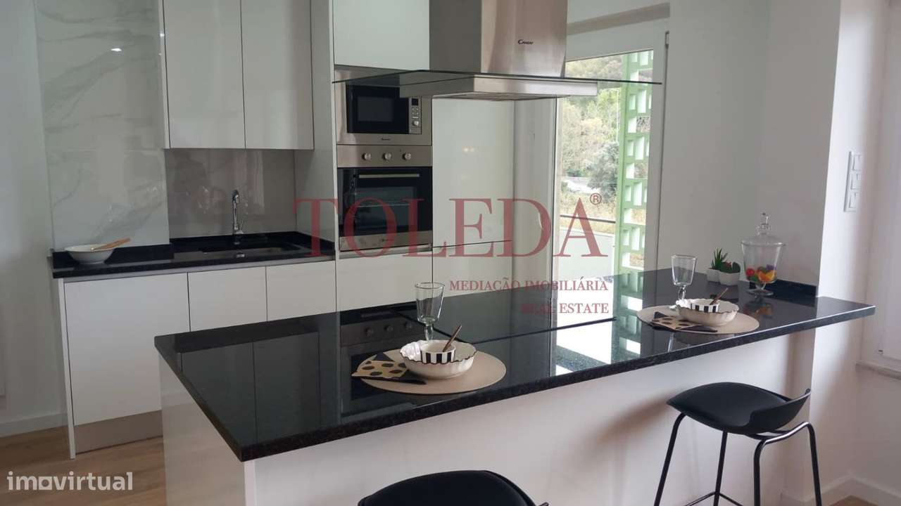 T3 com Varanda Remodelado em Benfica-3