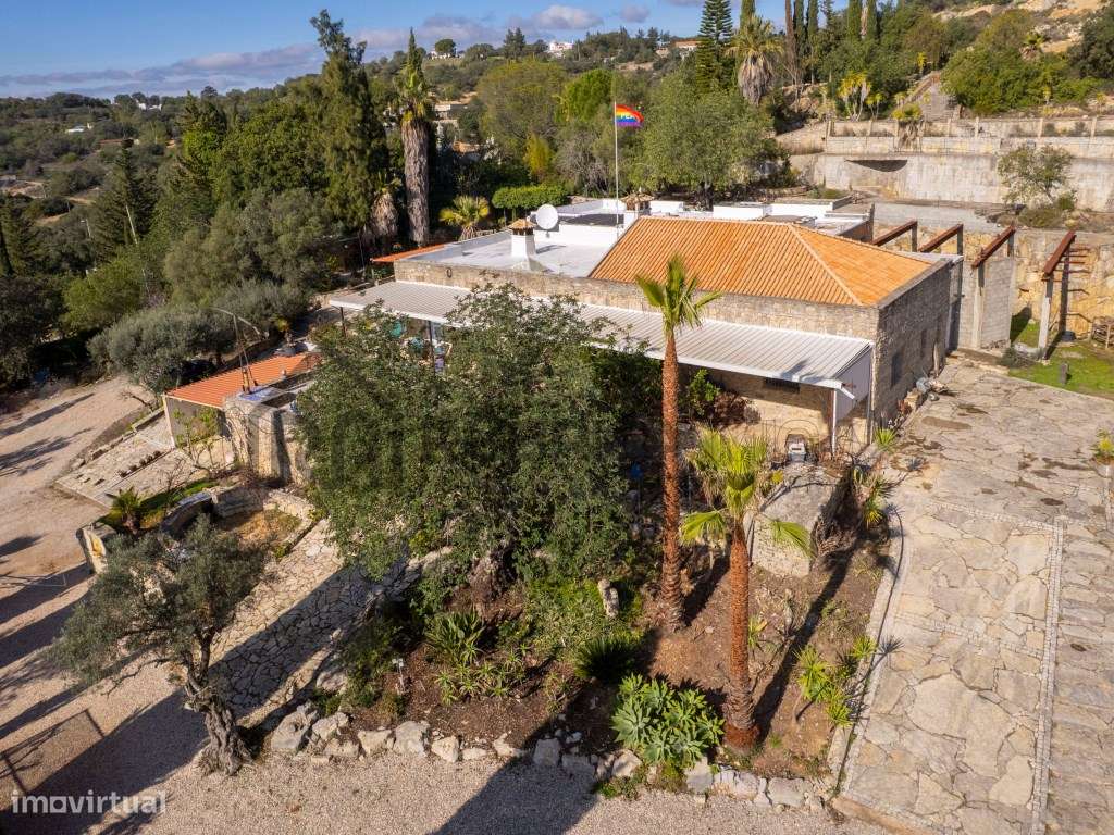 Propriedade Única em Zona Privilegiada com Vista Mar e Piscina - Loulé-42