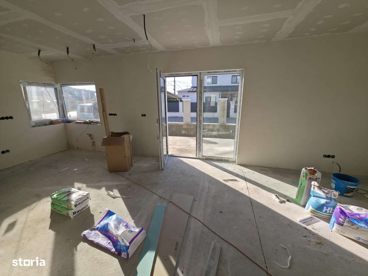 2 case tip parter, 4 camere, 2 bai, 5 arii teren, la cheie + gard-7