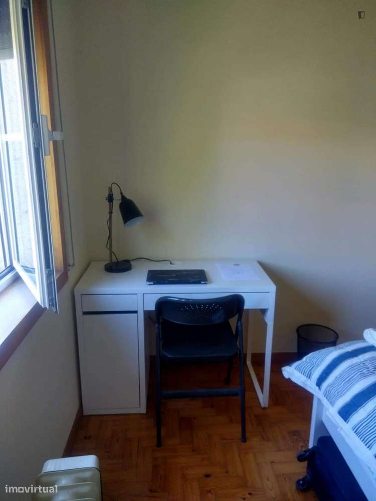 Quarto - localizado em Sé de Braga e São Lázaro Braga - Grande imagem: 4/10