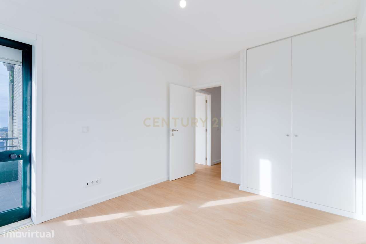 Apartamento T3 em Arrifana-16