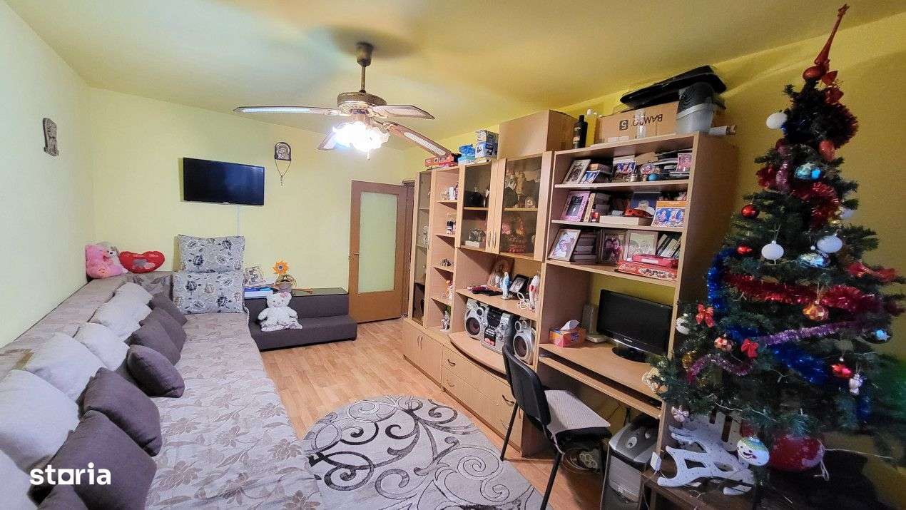 Vanzare apartament 3 camere, str. Victoriei, zona Mall - Imagine principală: 3/9