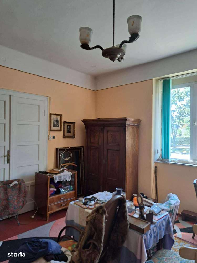 Casa de vanzare cu 2 camere , langa Liceul Economic , 110.000 euro neg-4