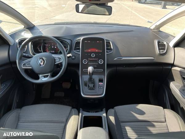 Renault Grand Scenic - 12