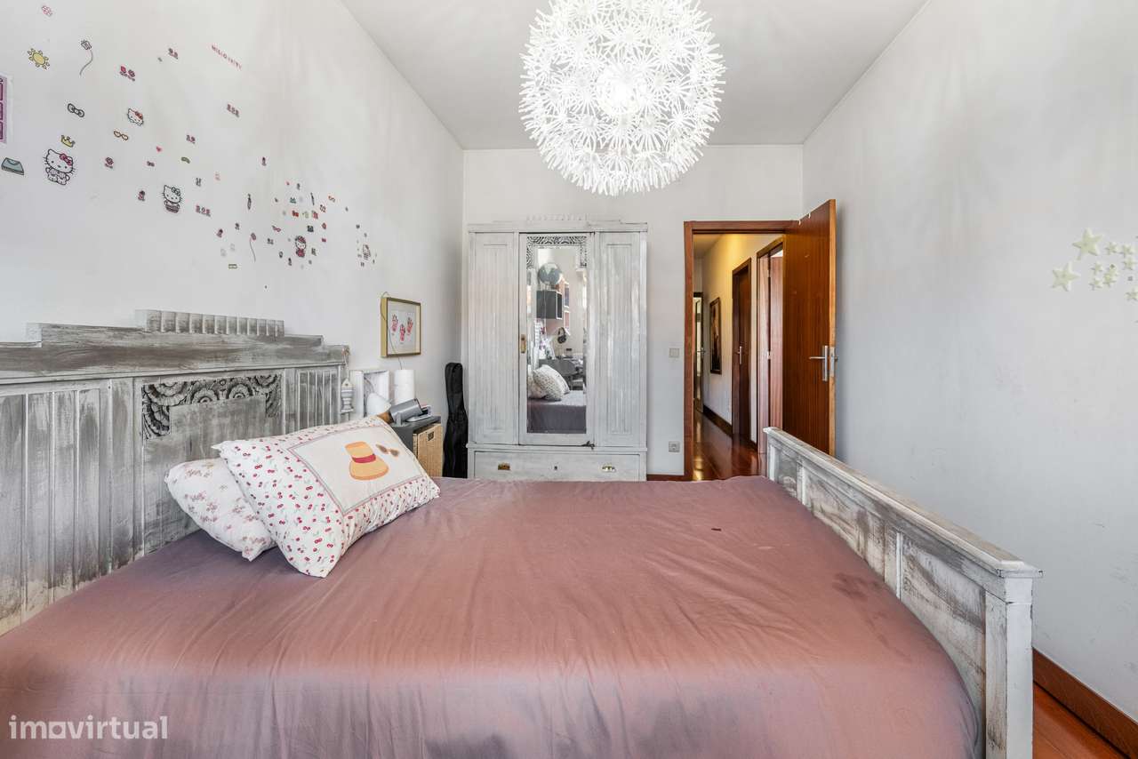 Apartamento T2+2 em plena Avenida da Liberdade-14