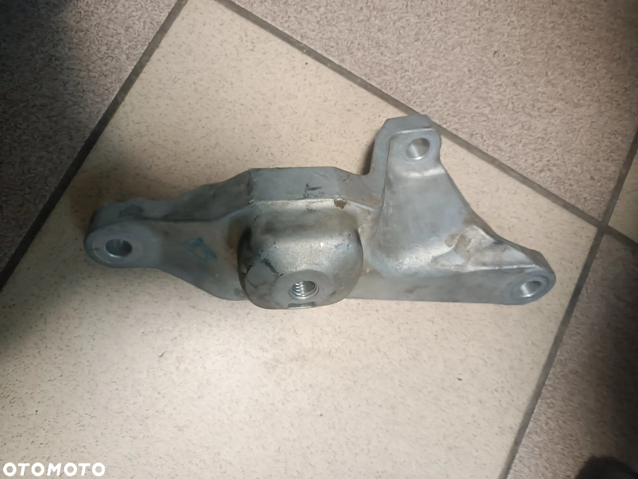 KUGA MK2 LIFT TDCI Łapa wspornik mocowanie skrzyni F1F1-7M125-CA - 3