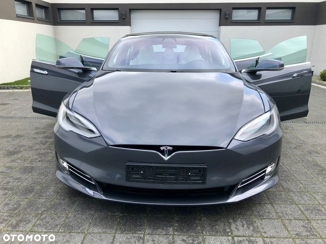Tesla Model S Ludicrous Performance - 4