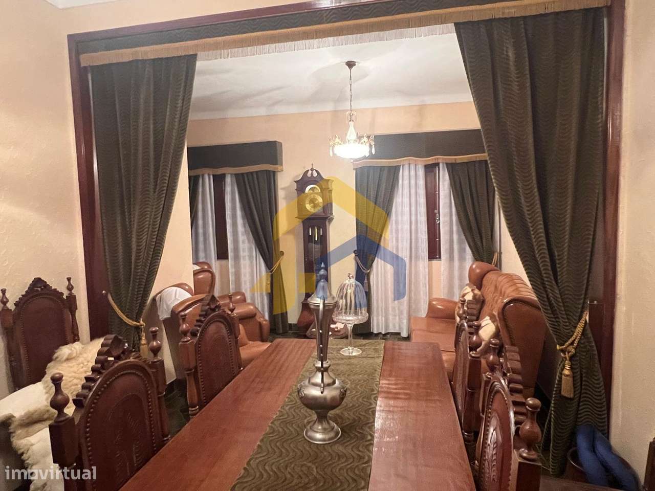 Moradia T4, no centro de Estremoz com quintal-26