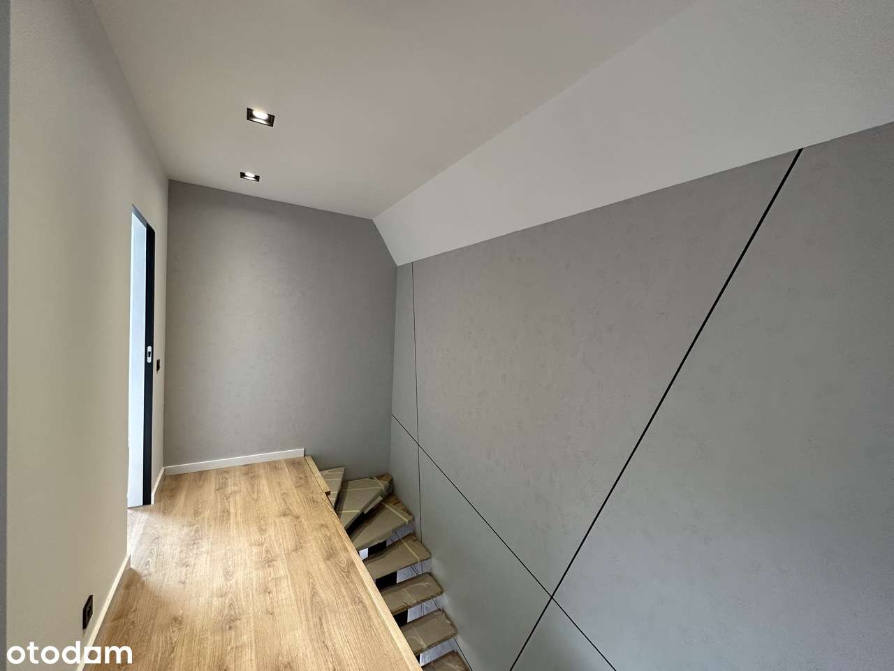 Dom wysoki standard.-18