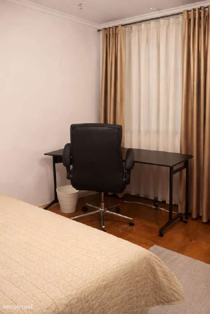 Quarto - localizado em Algés Lisbon - Grande imagem: 4/10