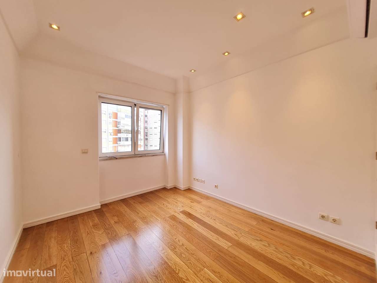 Apartamento em São Domingos Benfica-11