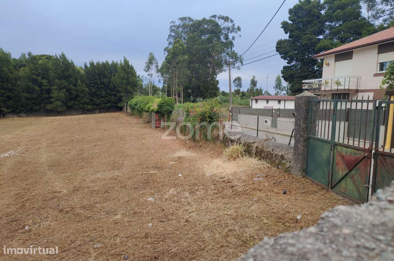 Terreno para construção de 4 moradias - Grande imagem: 3/16