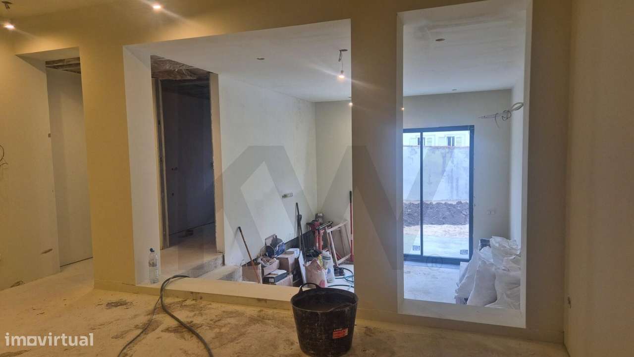 Apartamento T2+1 renovado com terraço no Bonfim, Porto - Grande imagem: 4/21