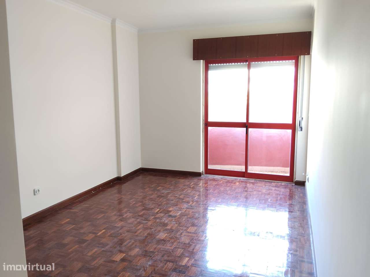 Apartamento T2 com 100m2 em algueirão-7