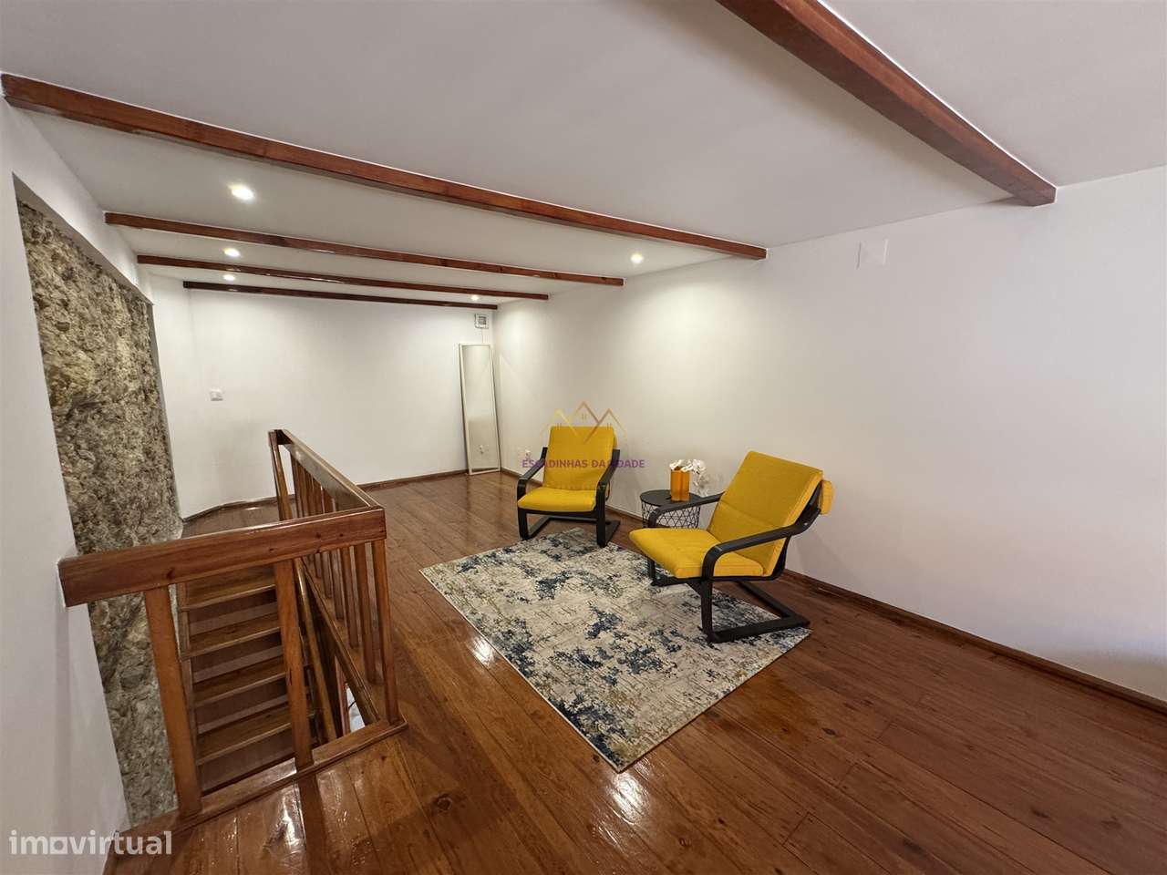 Charme Histórico com Toque Moderno – T1 Mezzanine junto ao Castelo de - Grande imagem: 4/21