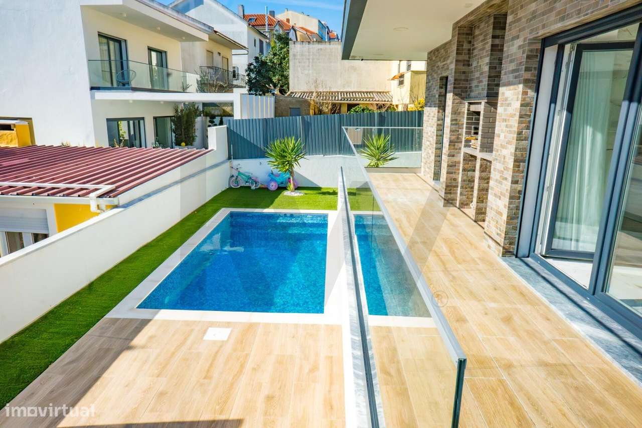 Luxo e exclusividade em Famões com vista sob Lisboa-49