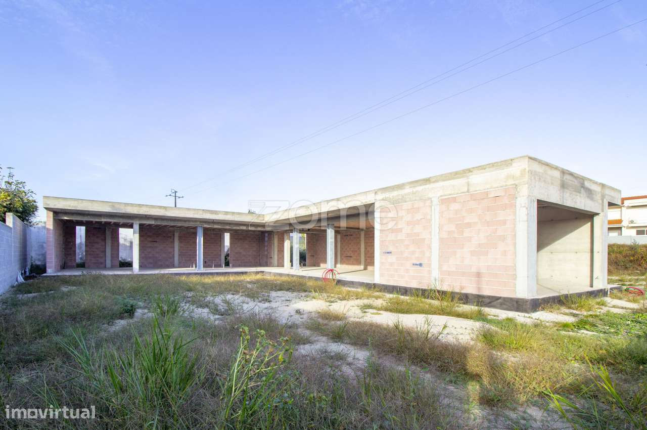 Moradia T3 Térrea em estrutura em Merelim (S. Pedro), Braga - Grande imagem: 3/57