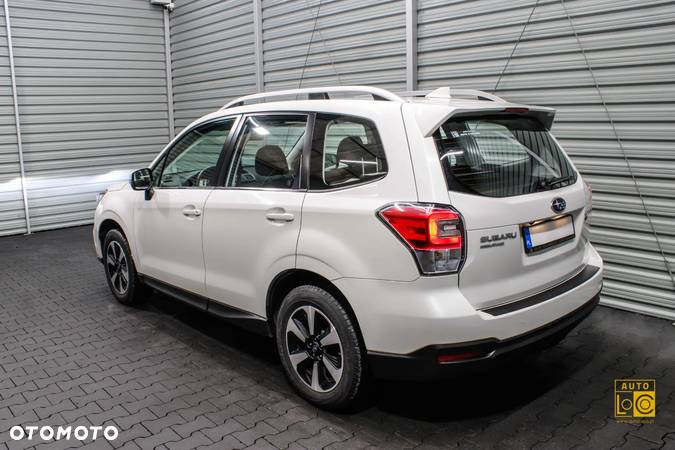 Subaru Forester 2.0 i Exclusive Lineartronic - 8