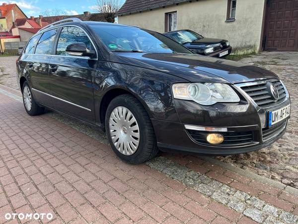 Volkswagen Passat 1.6 Comfortline - 1