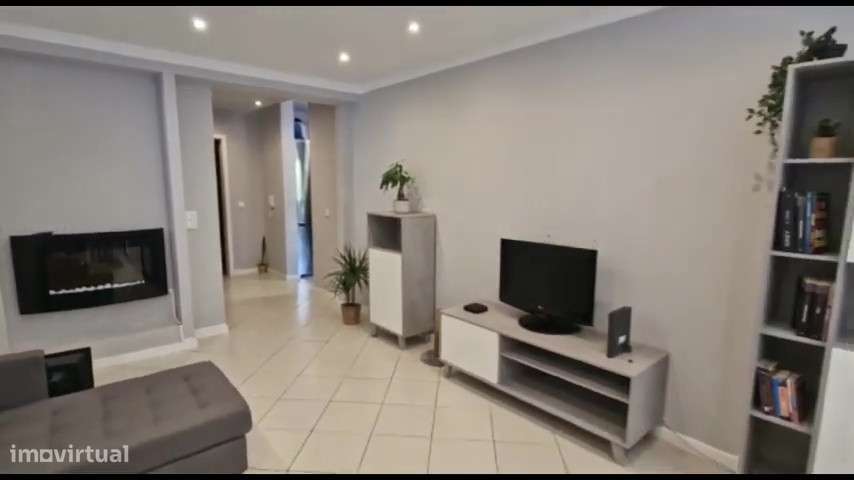 Apartamento T2 com garagem e elevador em Águas Santas - Grande imagem: 4/21