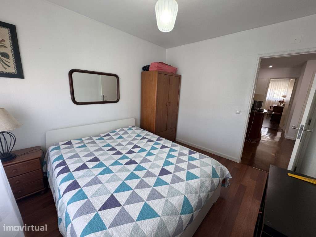 T4 Totalmente remodelado em Alfornelos - Junto ao Metro-12