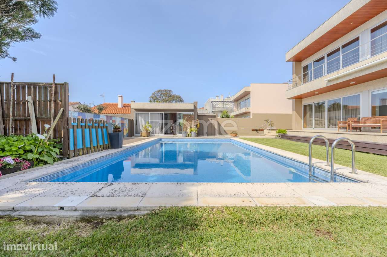 Moradia T5 com Piscina, 4 Suites e Garagem para 4 Carros em Esposende-27