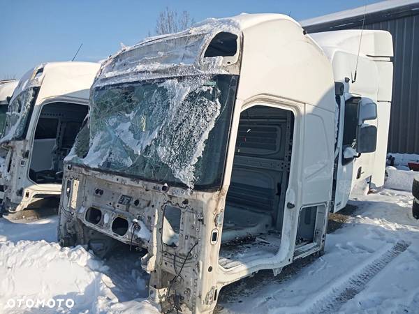 VOLVO FH4 - KABINA - SZKIELET GLOBETROTTER - 1