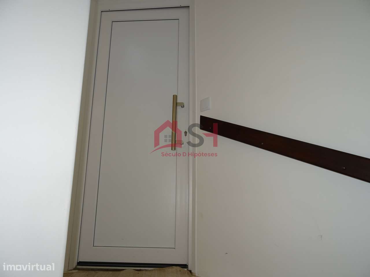 *Prédio com 2 Apartamentos + Loja + Arrecadação – Santa Cruz*-14