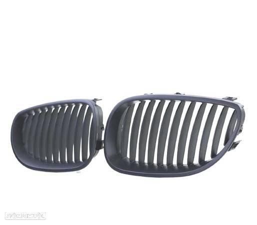 GRELHAS FRONTAIS TIPO M5 PARA BMW E60 E61 03-10 PRETO FOSCO - 3