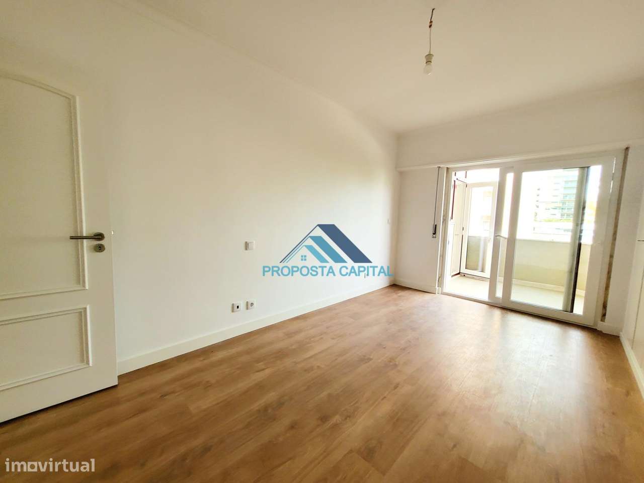 APARTAMENTO T3 TOTALMENTE REMODELADO | ESTRADA DA LUZ - COM GARAGEM-23