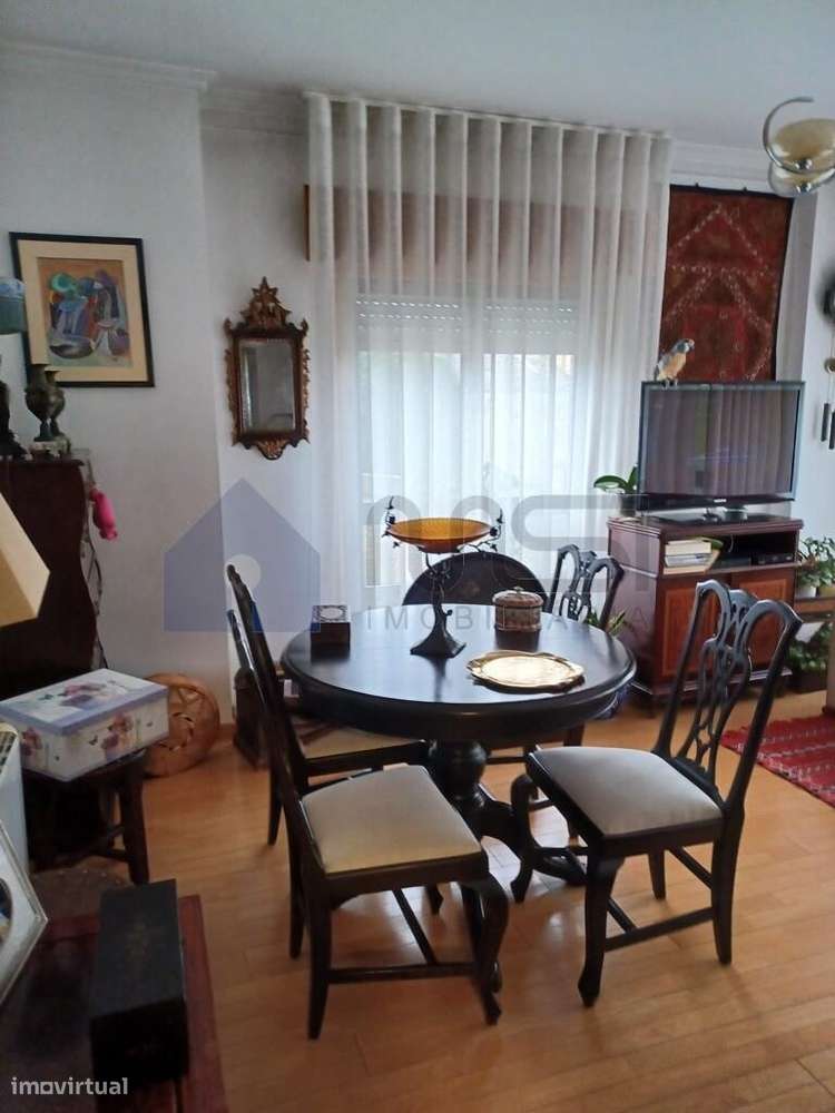 Apartamento T1 com lugar de garagem no Porto-8