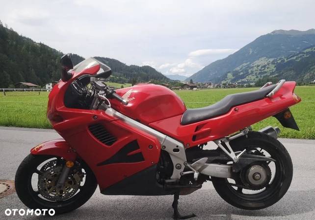 Honda VFR - 1