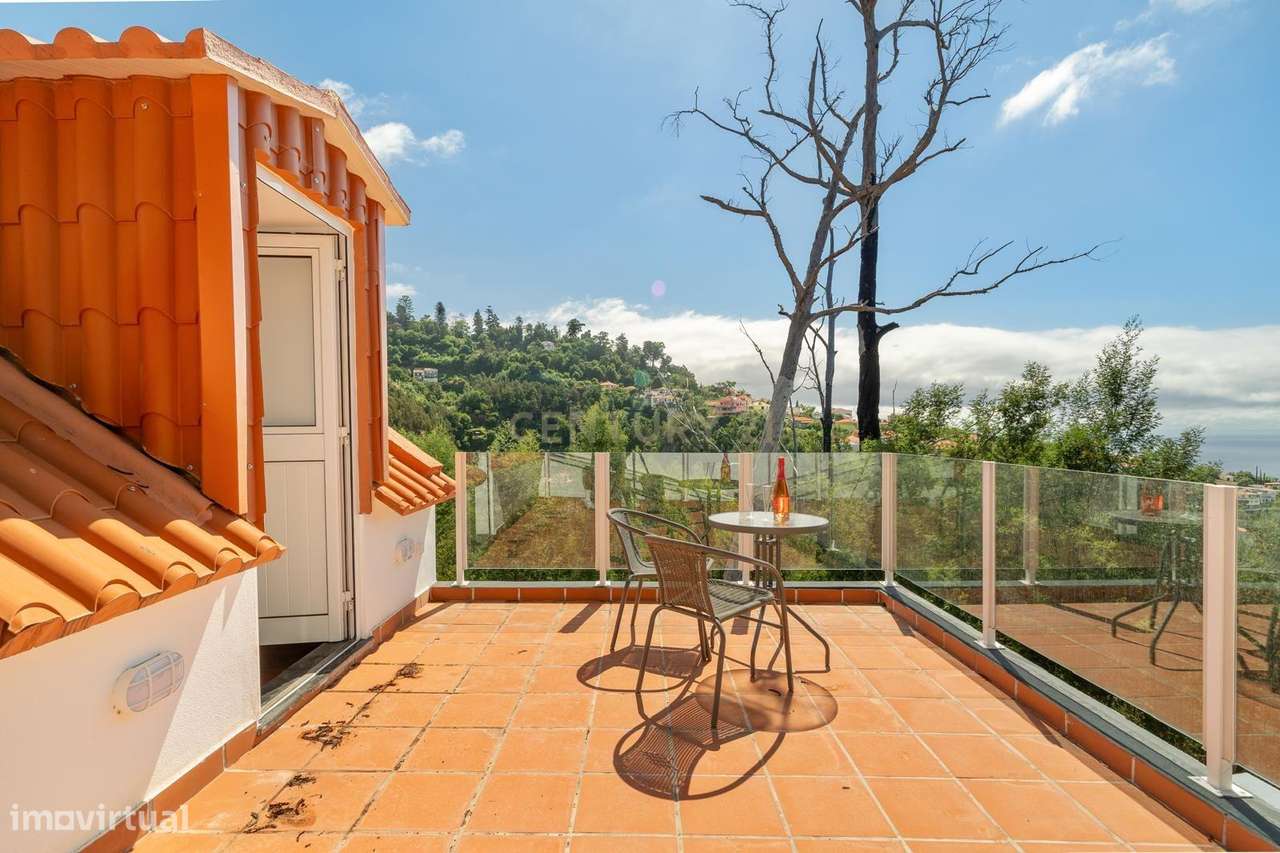 Oportunidade Única - Casa T2 - Renovada -  Funchal - Ilha da Madeira-23